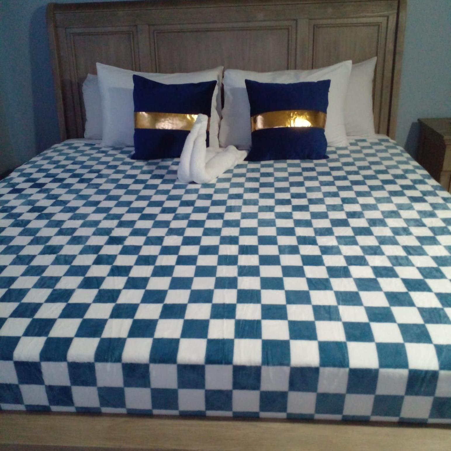 Czar'S Citadel-2 Bedroom Apt 23E At Columbus Heights أوشو ريوس المظهر الخارجي الصورة